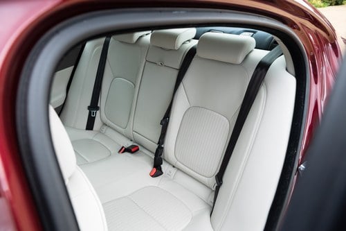 2015 Jaguar XE 25T Portfolio zum Verkauf (Bild 82 von 208)