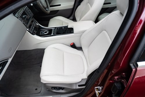 2015 Jaguar XE 25T Portfolio zum Verkauf (Bild 93 von 208)