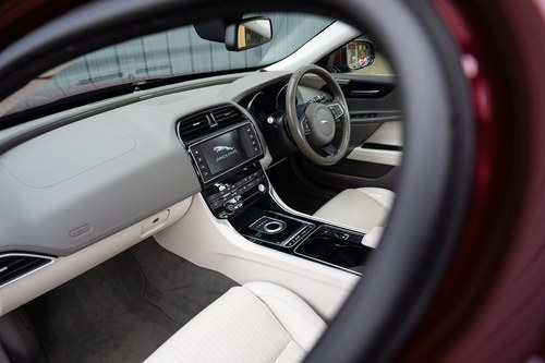 2015 Jaguar XE 25T Portfolio zum Verkauf (Bild 95 von 208)