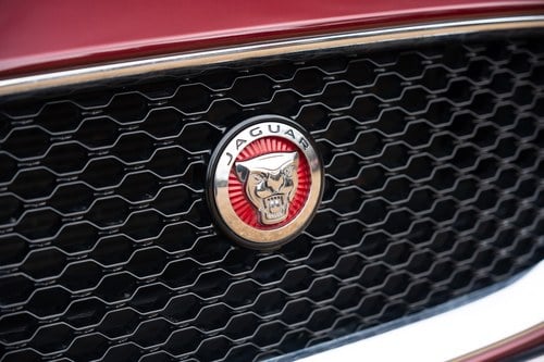 2015 Jaguar XE 25T Portfolio zum Verkauf (Bild 124 von 208)