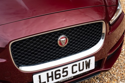 2015 Jaguar XE 25T Portfolio zum Verkauf (Bild 129 von 208)