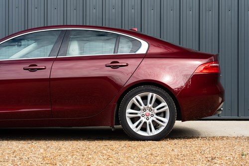 2015 Jaguar XE 25T Portfolio zum Verkauf (Bild 135 von 208)