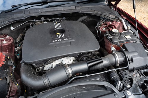 2015 Jaguar XE 25T Portfolio zum Verkauf (Bild 178 von 208)