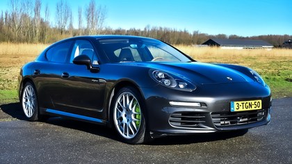 Porsche Panamera 4 E-Hybrid
