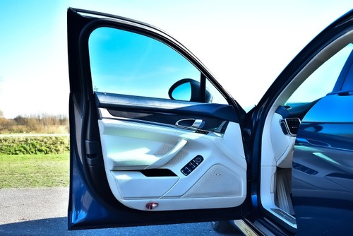 2010 Porsche Panamera 4S Te koop (foto 17 van 100)