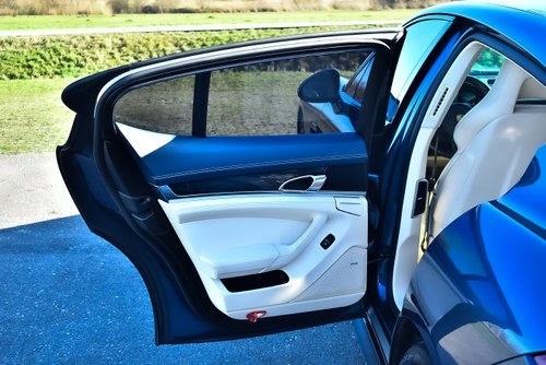 2010 Porsche Panamera 4S Te koop (foto 48 van 100)