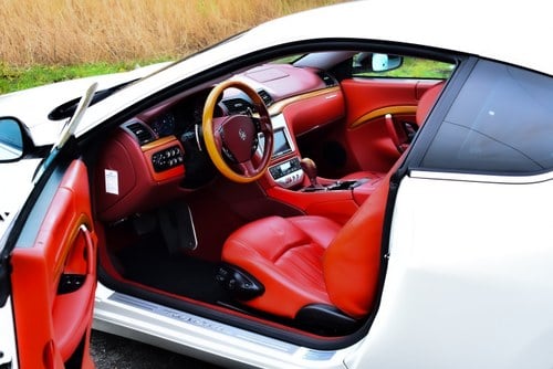 2008 Maserati GranTurismo Coupe 4,2L V8 à venda (imagem 28 de 130)