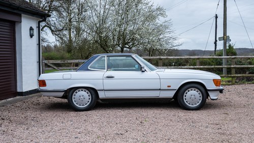 1989 Mercedes-Benz 300 SL R107 For Sale (picture 22 of 275)