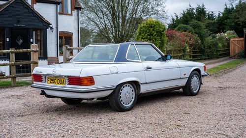1989 Mercedes-Benz 300 SL R107 For Sale (picture 23 of 275)