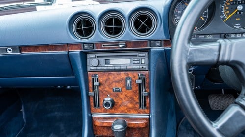 1989 Mercedes-Benz 300 SL R107 For Sale (picture 8 of 275)