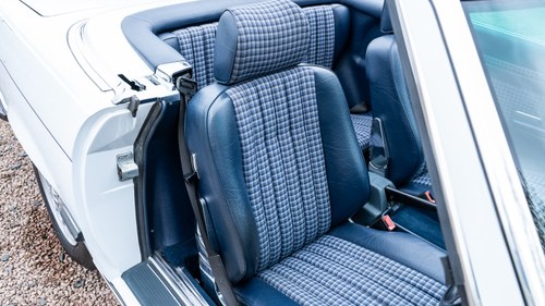 1989 Mercedes-Benz 300 SL R107 For Sale (picture 67 of 275)