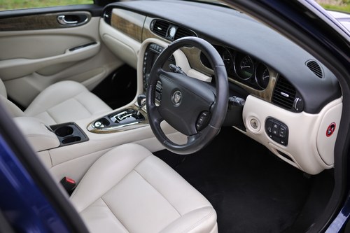 2004 Jaguar XJR 4.2L X350 For Sale (picture 13 of 144)