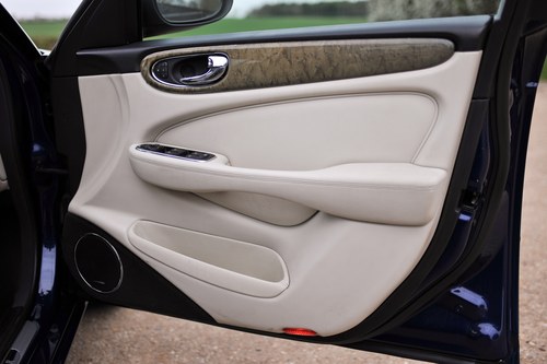 2004 Jaguar XJR 4.2L X350 For Sale (picture 14 of 144)