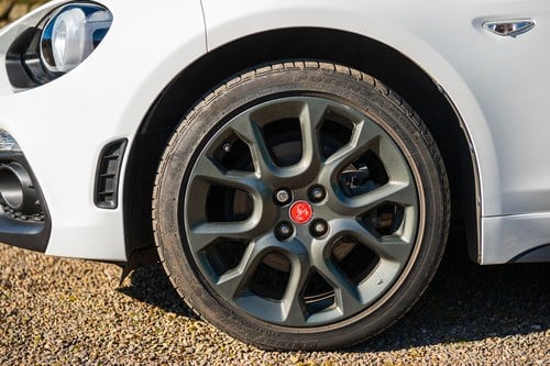 2017 Abarth 124 Spider Scorpione à venda (imagem 28 de 110)