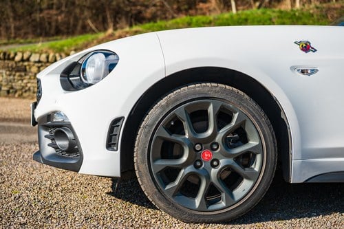 2017 Abarth 124 Spider Scorpione à venda (imagem 73 de 110)