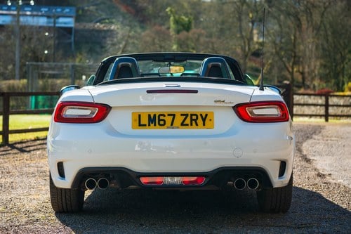 2017 Abarth 124 Spider Scorpione à venda (imagem 6 de 110)