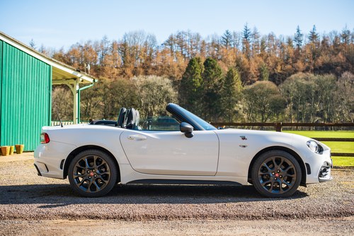 2017 Abarth 124 Spider Scorpione à venda (imagem 8 de 110)