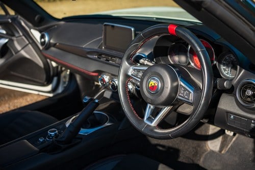 2017 Abarth 124 Spider Scorpione à venda (imagem 34 de 110)