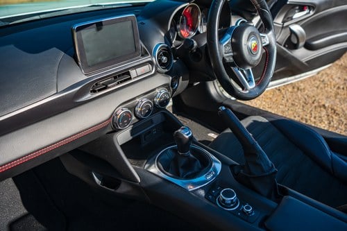 2017 Abarth 124 Spider Scorpione à venda (imagem 45 de 110)