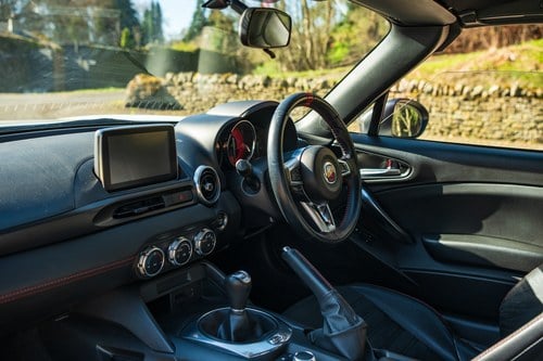 2017 Abarth 124 Spider Scorpione à venda (imagem 65 de 110)