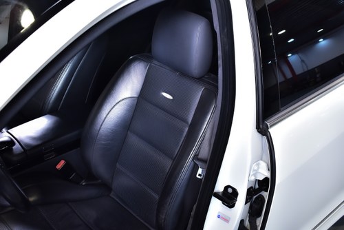 2008 Mercedes-Benz W221 S63 AMG "Performance" Sedan 6,3L V8 till salu (bild 48 av 126)