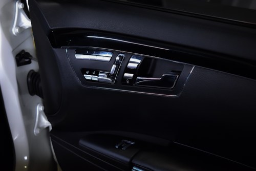 2008 Mercedes-Benz W221 S63 AMG "Performance" Sedan 6,3L V8 till salu (bild 56 av 126)