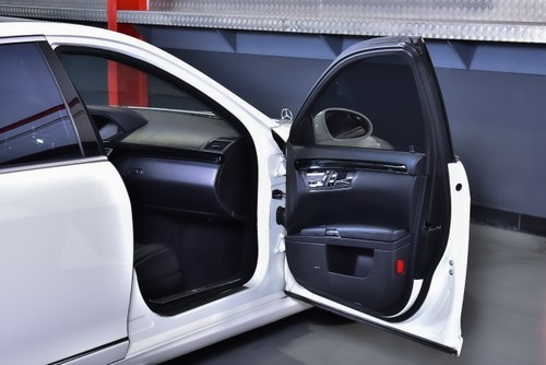 2008 Mercedes-Benz W221 S63 AMG "Performance" Sedan 6,3L V8 till salu (bild 57 av 126)