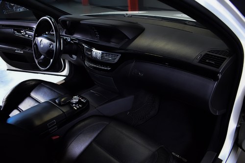 2008 Mercedes-Benz W221 S63 AMG "Performance" Sedan 6,3L V8 till salu (bild 65 av 126)