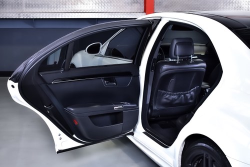 2008 Mercedes-Benz W221 S63 AMG "Performance" Sedan 6,3L V8 till salu (bild 67 av 126)