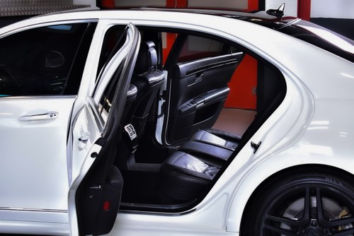 2008 Mercedes-Benz W221 S63 AMG "Performance" Sedan 6,3L V8 till salu (bild 69 av 126)