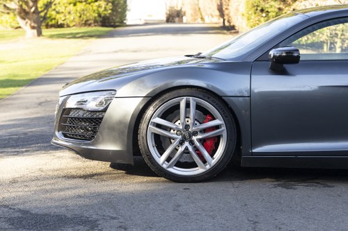 2013 Audi R8 Type 42 4.2L V8 FSI Quattro Coupe till salu (bild 53 av 93)
