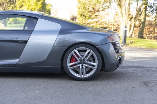 2013 Audi R8 Type 42 4.2L V8 FSI Quattro Coupe till salu (bild 54 av 93)