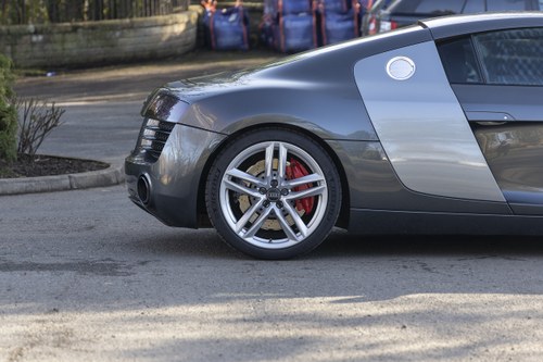 2013 Audi R8 Type 42 4.2L V8 FSI Quattro Coupe till salu (bild 56 av 93)