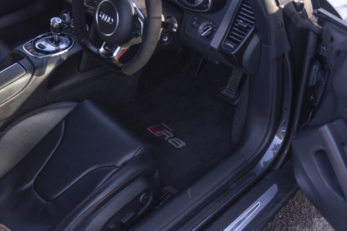 2013 Audi R8 Type 42 4.2L V8 FSI Quattro Coupe till salu (bild 21 av 93)