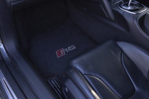 2013 Audi R8 Type 42 4.2L V8 FSI Quattro Coupe till salu (bild 24 av 93)