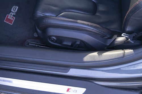 2013 Audi R8 Type 42 4.2L V8 FSI Quattro Coupe till salu (bild 30 av 93)