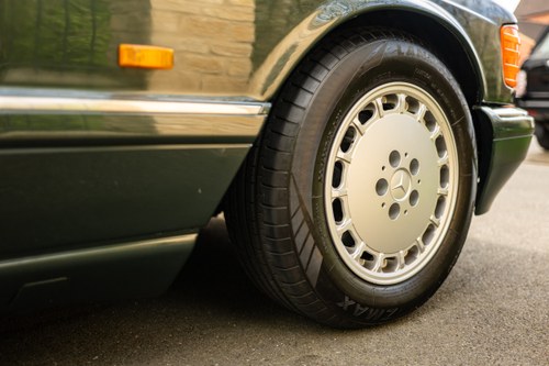 1990 Mercedes-Benz 500SEC C126 till salu (bild 34 av 226)