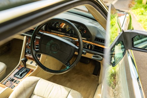1990 Mercedes-Benz 500SEC C126 till salu (bild 37 av 226)