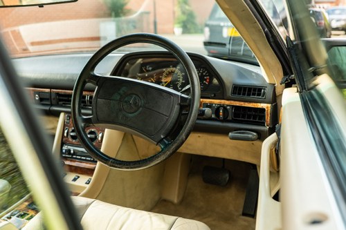 1990 Mercedes-Benz 500SEC C126 till salu (bild 40 av 226)