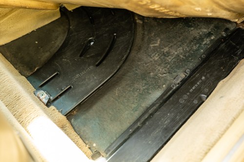 1990 Mercedes-Benz 500SEC C126 till salu (bild 44 av 226)