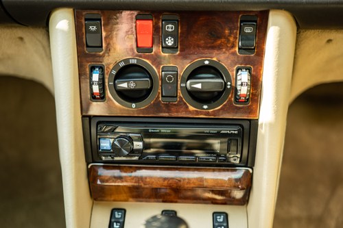 1990 Mercedes-Benz 500SEC C126 till salu (bild 54 av 226)