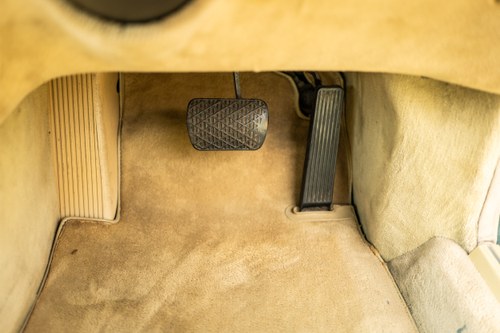 1990 Mercedes-Benz 500SEC C126 till salu (bild 57 av 226)