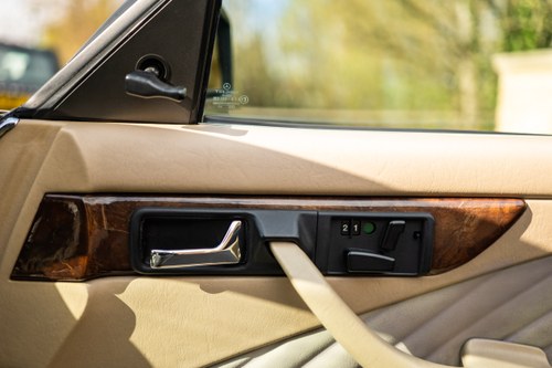 1990 Mercedes-Benz 500SEC C126 till salu (bild 62 av 226)