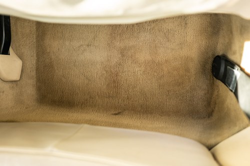 1990 Mercedes-Benz 500SEC C126 till salu (bild 68 av 226)