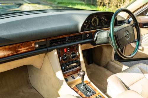 1990 Mercedes-Benz 500SEC C126 till salu (bild 87 av 226)