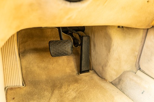 1990 Mercedes-Benz 500SEC C126 till salu (bild 100 av 226)