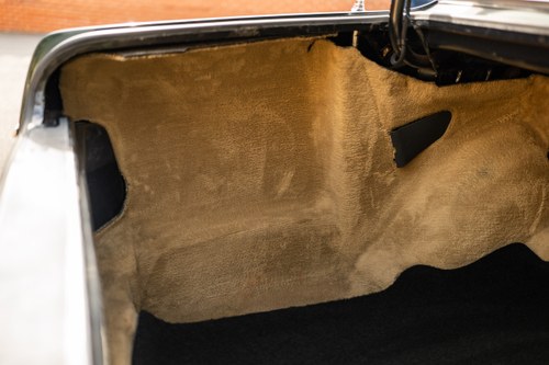 1990 Mercedes-Benz 500SEC C126 till salu (bild 107 av 226)