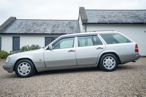 1994 Mercedes-Benz E280 S124 For Sale (picture 10 of 193)