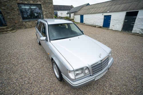 1994 Mercedes-Benz E280 S124 For Sale (picture 16 of 193)