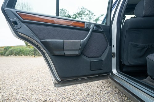 1994 Mercedes-Benz E280 S124 For Sale (picture 30 of 193)